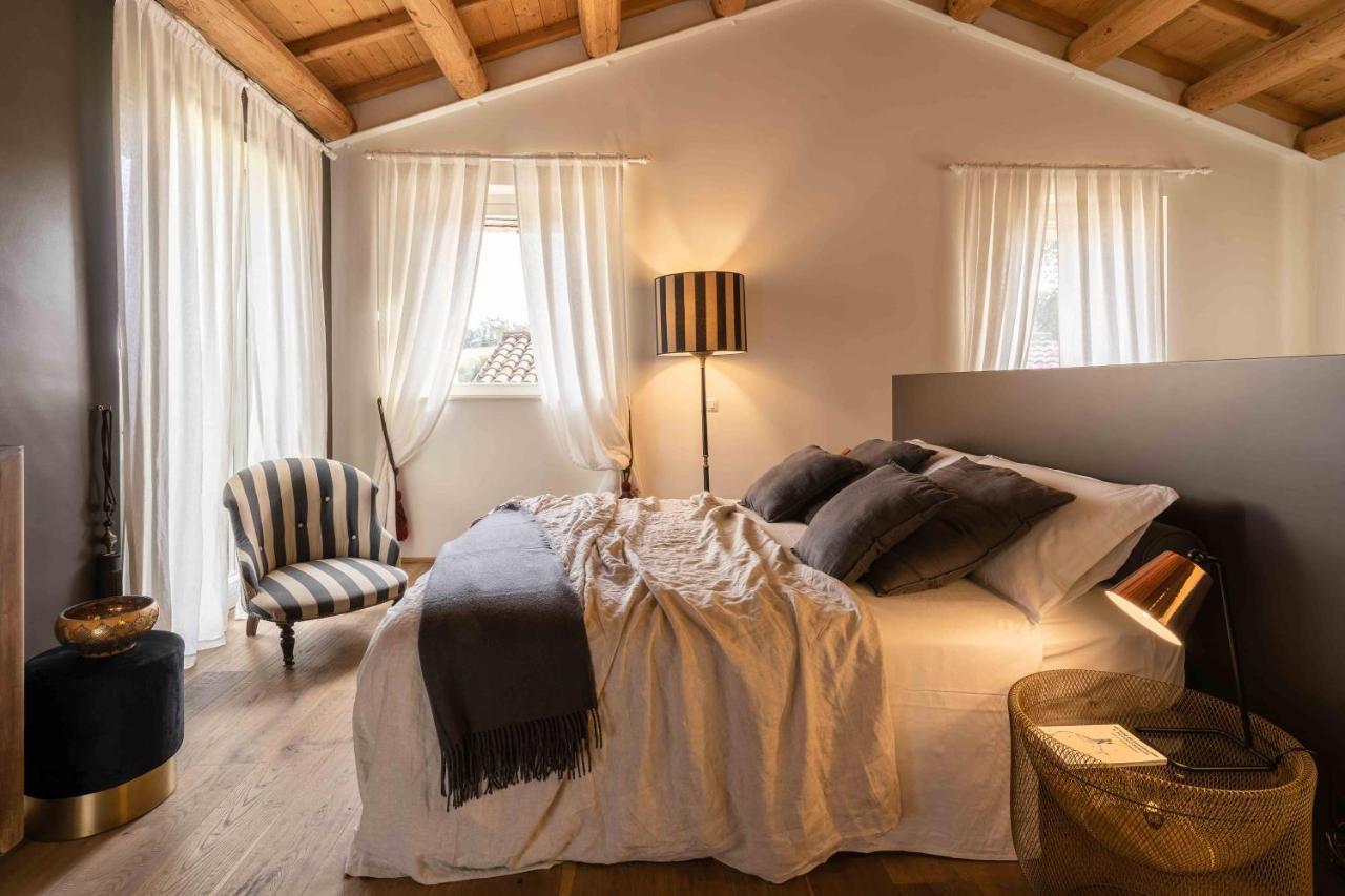 Casavostra - Ambience Suites Ostra Vetere Luaran gambar