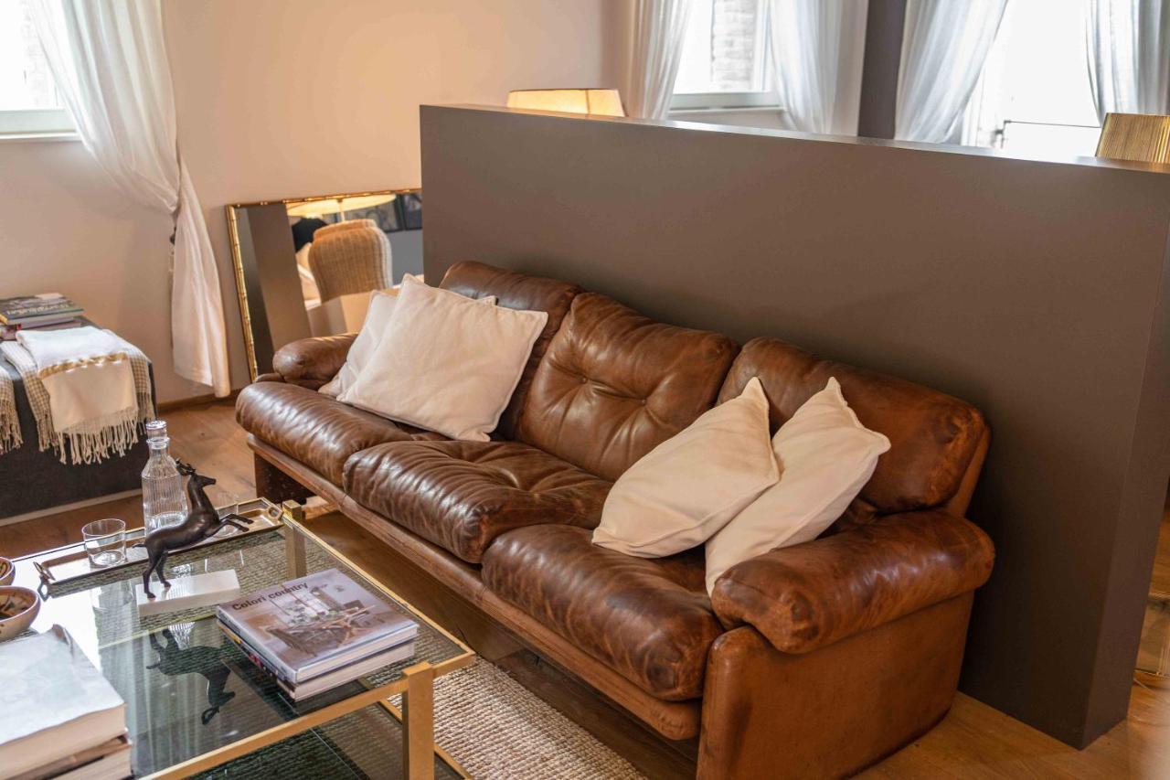 Casavostra - Ambience Suites Ostra Vetere Luaran gambar